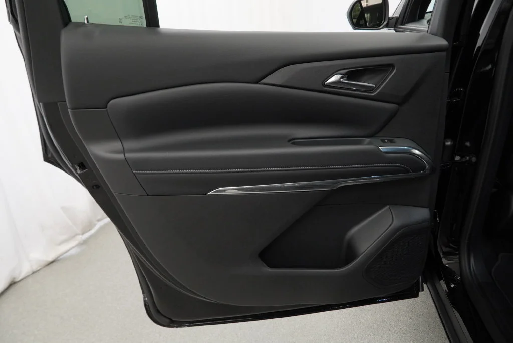 New 2027 Mosaic Black Metallic Chevrolet LT image 33