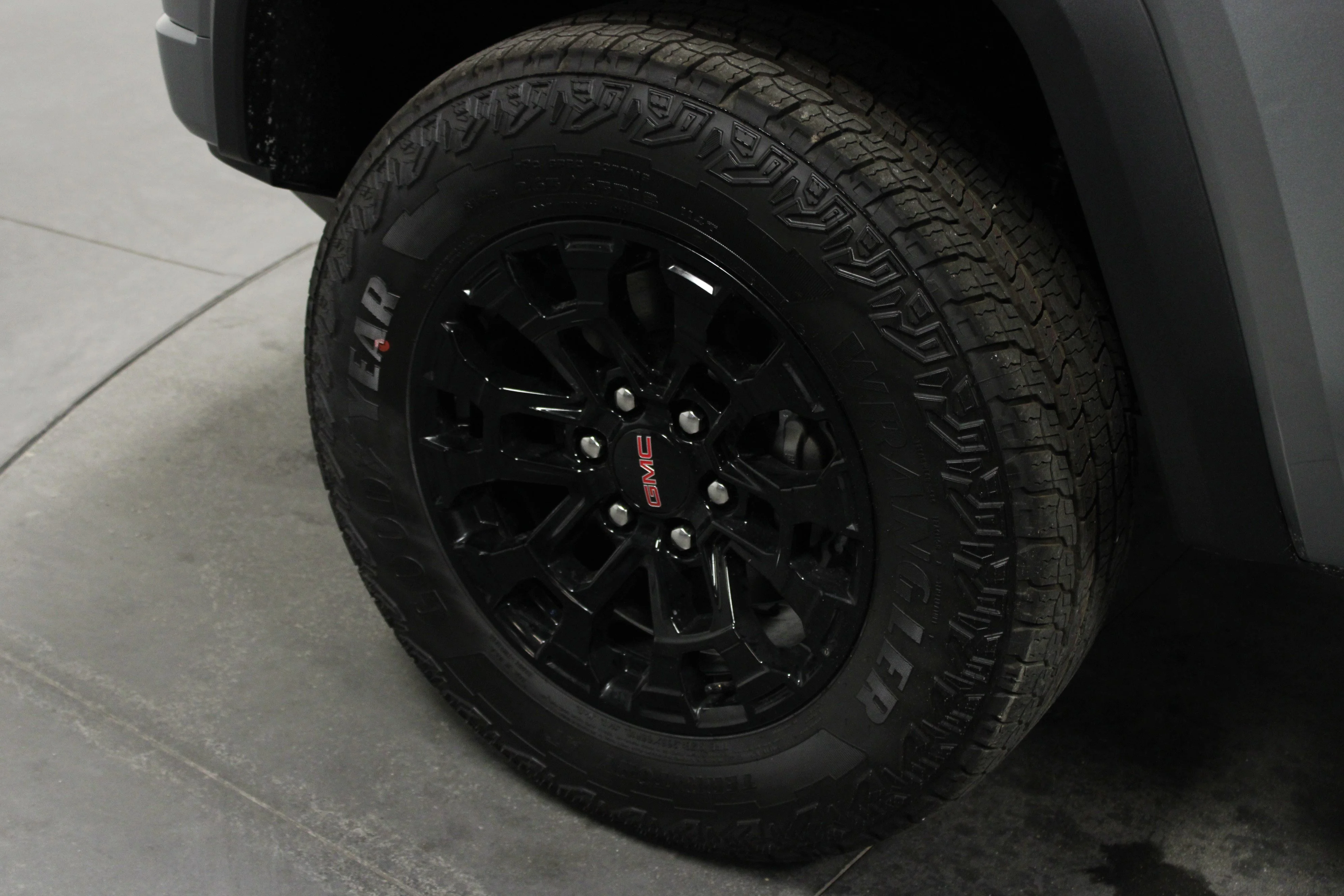 New 2026 Ebony Twilight Metallic GMC Elevation image 10