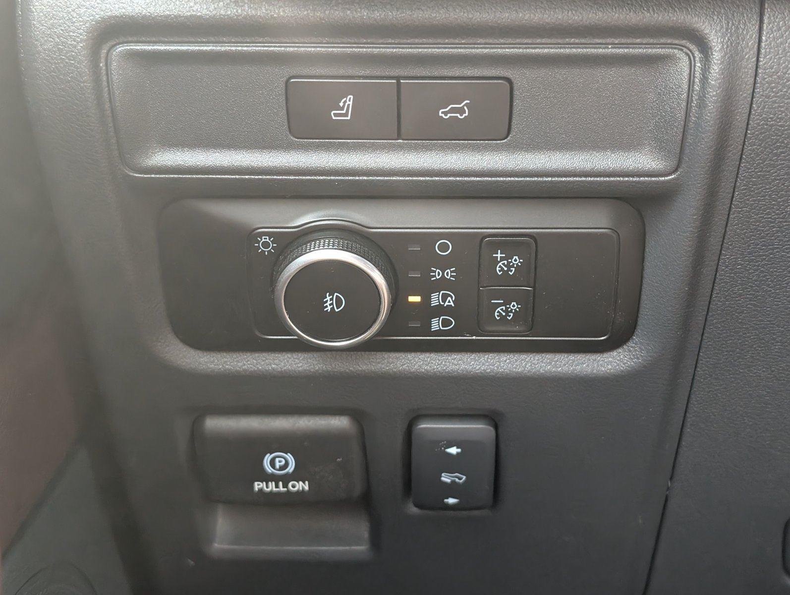 Used 2024 Oxford White Ford Limited image 27