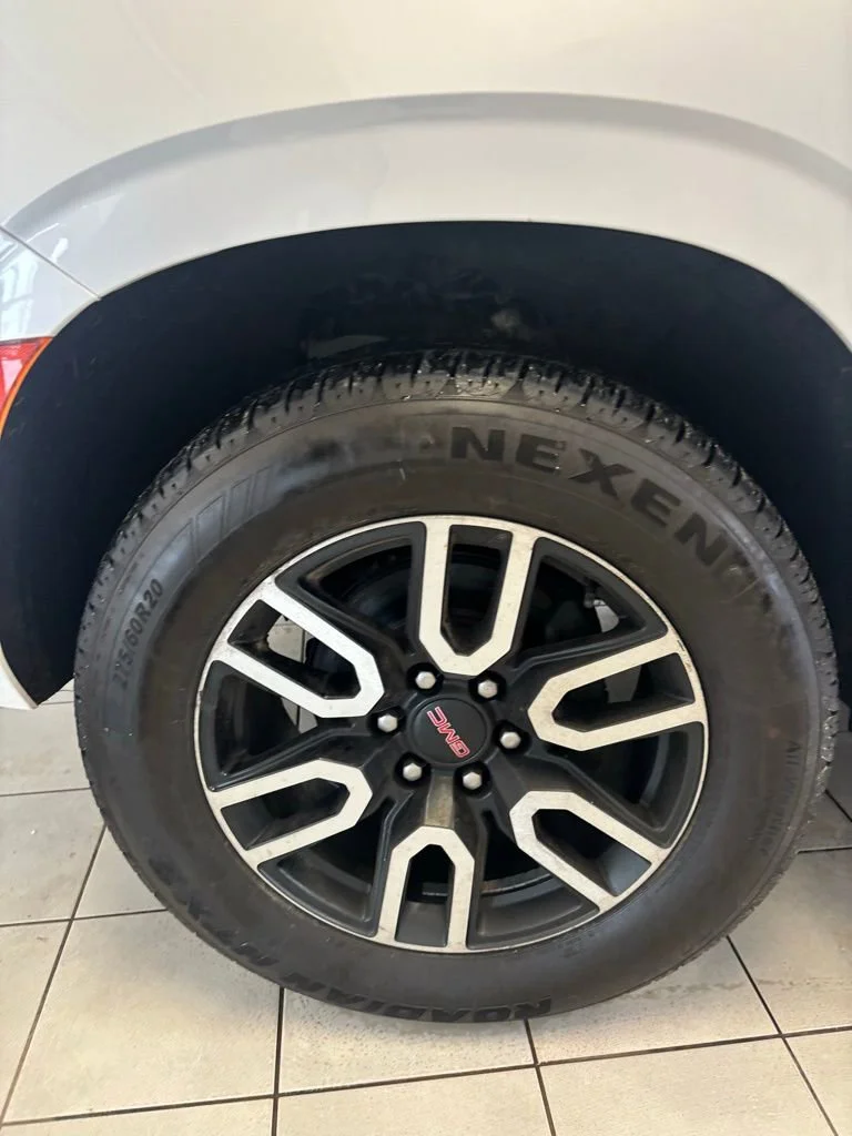 2022 GMC Yukon AT4 - Photo 30