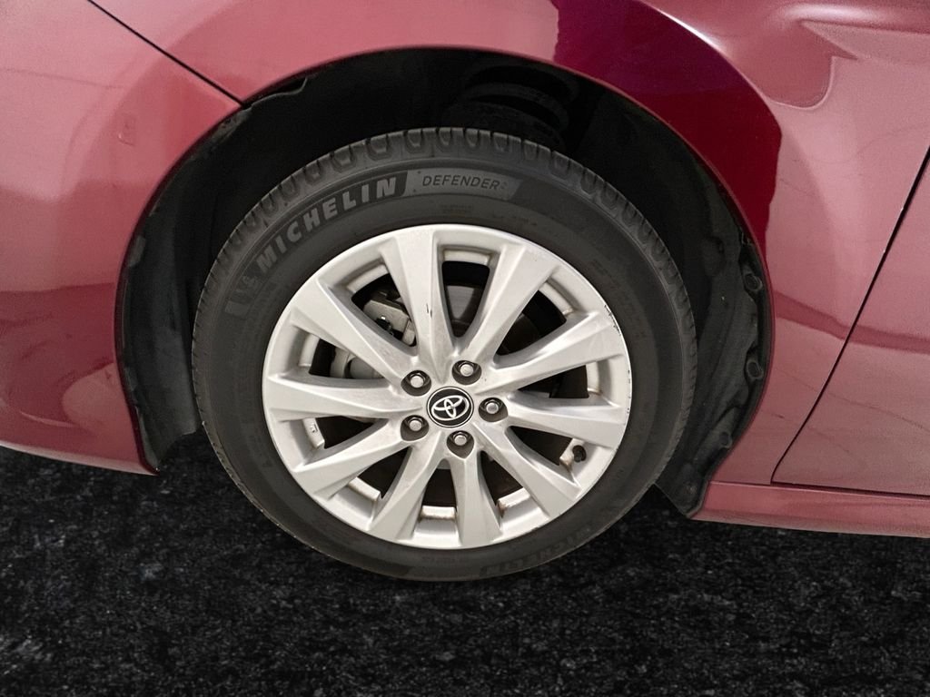 Used 2020 Red Toyota LE image 27