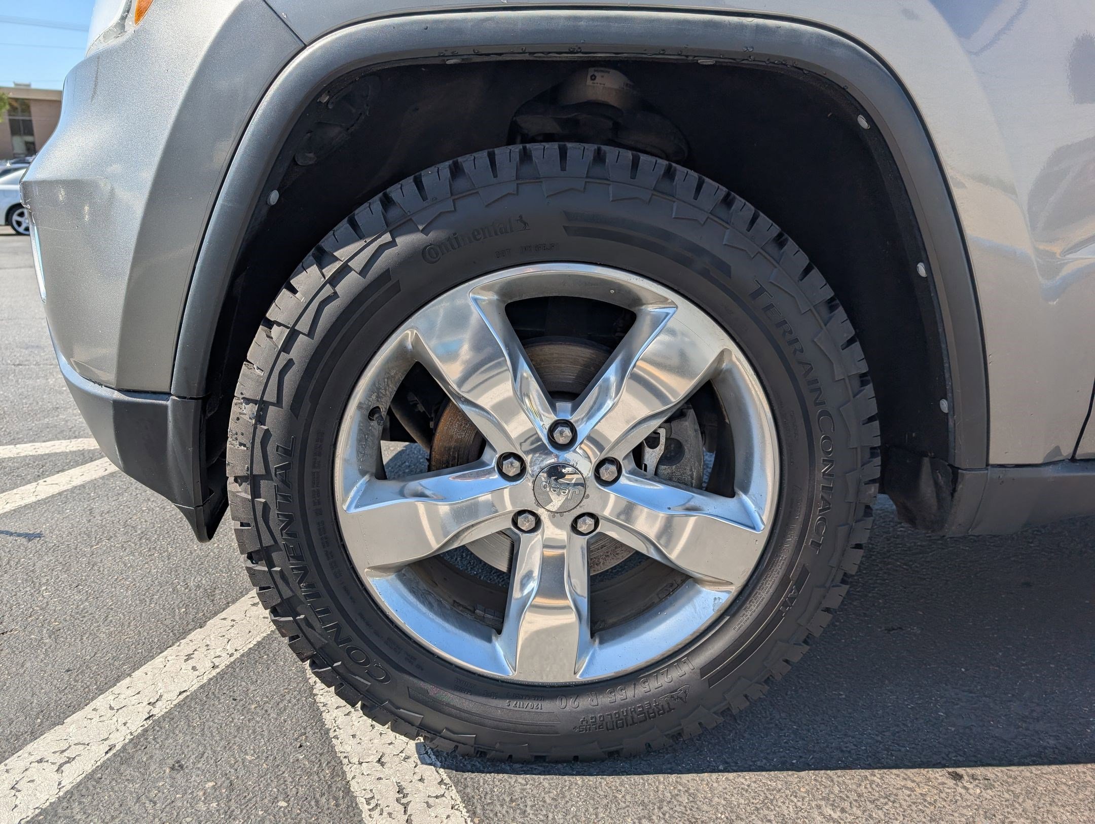 Used 2011 Mineral Gray Metallic Jeep Overland Summit image 11