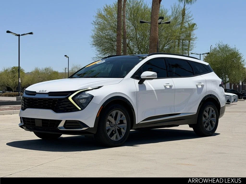 Used 2023 White Kia SX image 2