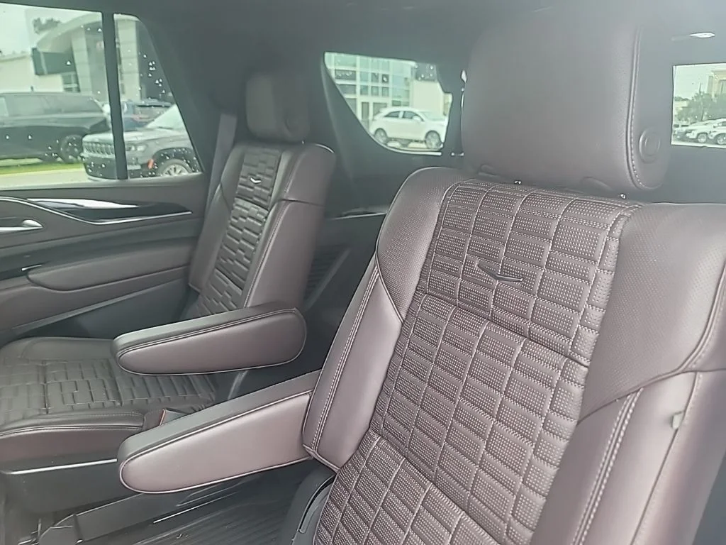 Used 2024 Silver Cadillac Sport Platinum image 11