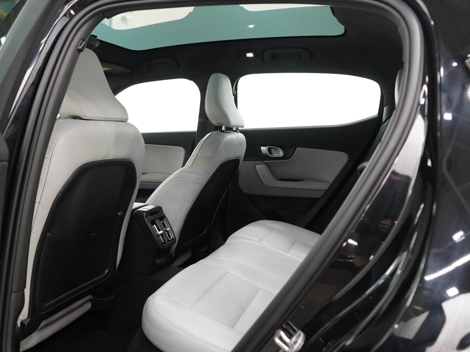 Used 2023 Black Polestar Plus image 16