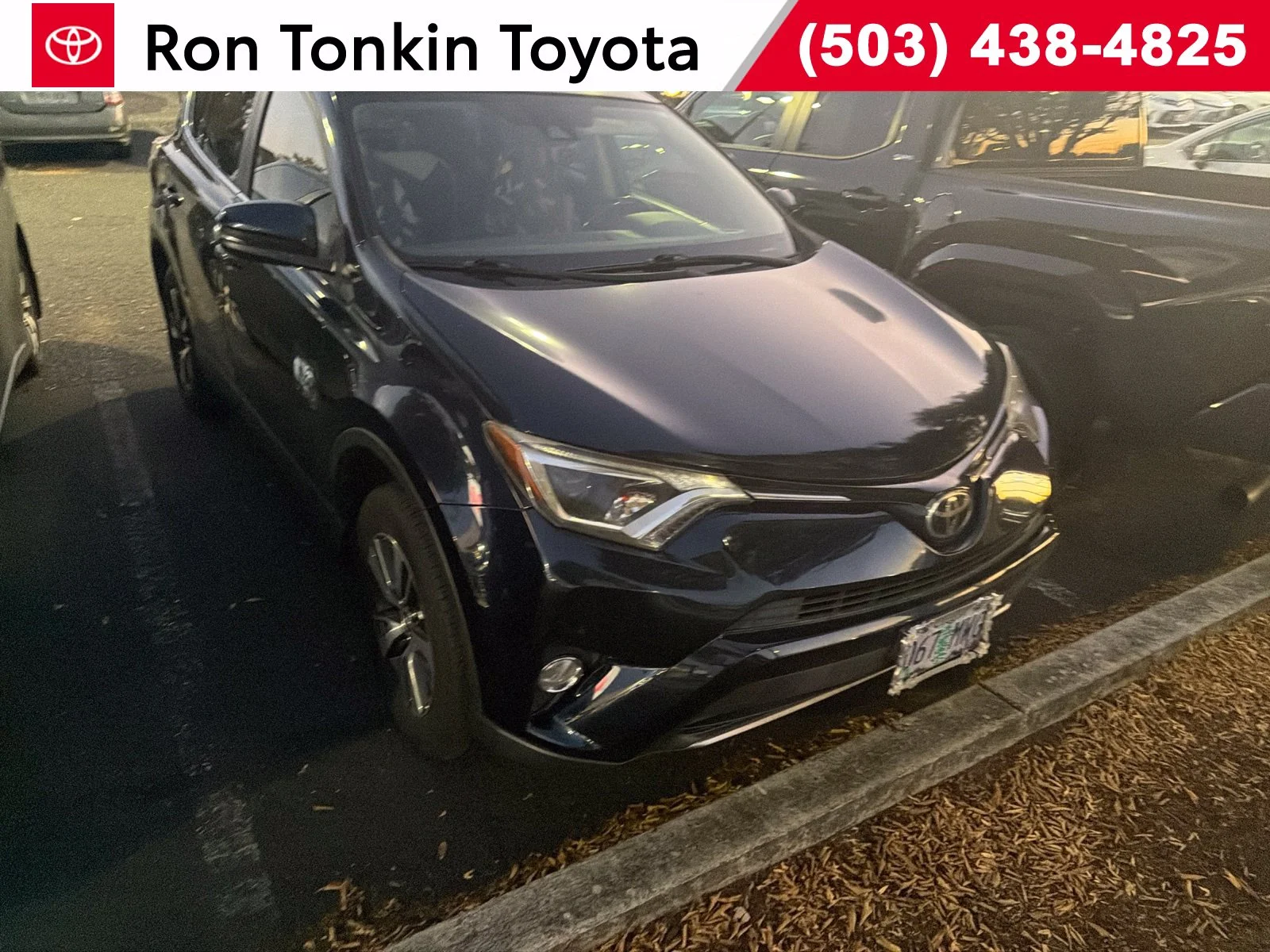 Used 2018 Galactic Aqua Mica Toyota XLE image 1
