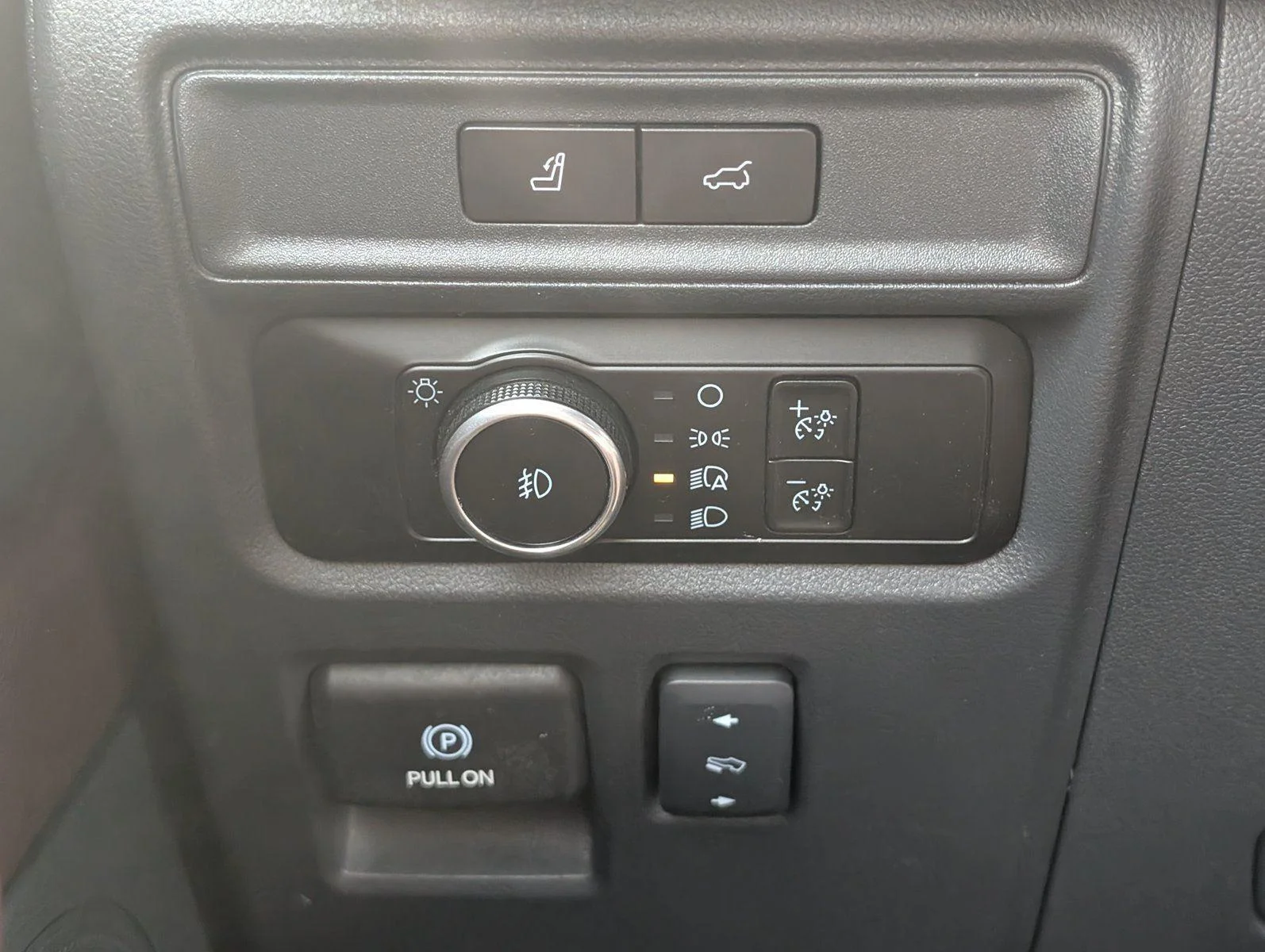 Used 2024 Oxford White Ford Limited image 27