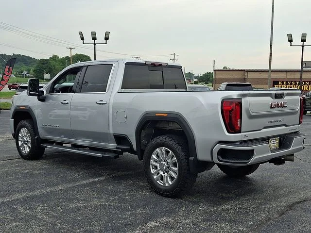 Used 2022 Silver GMC Denali image 4