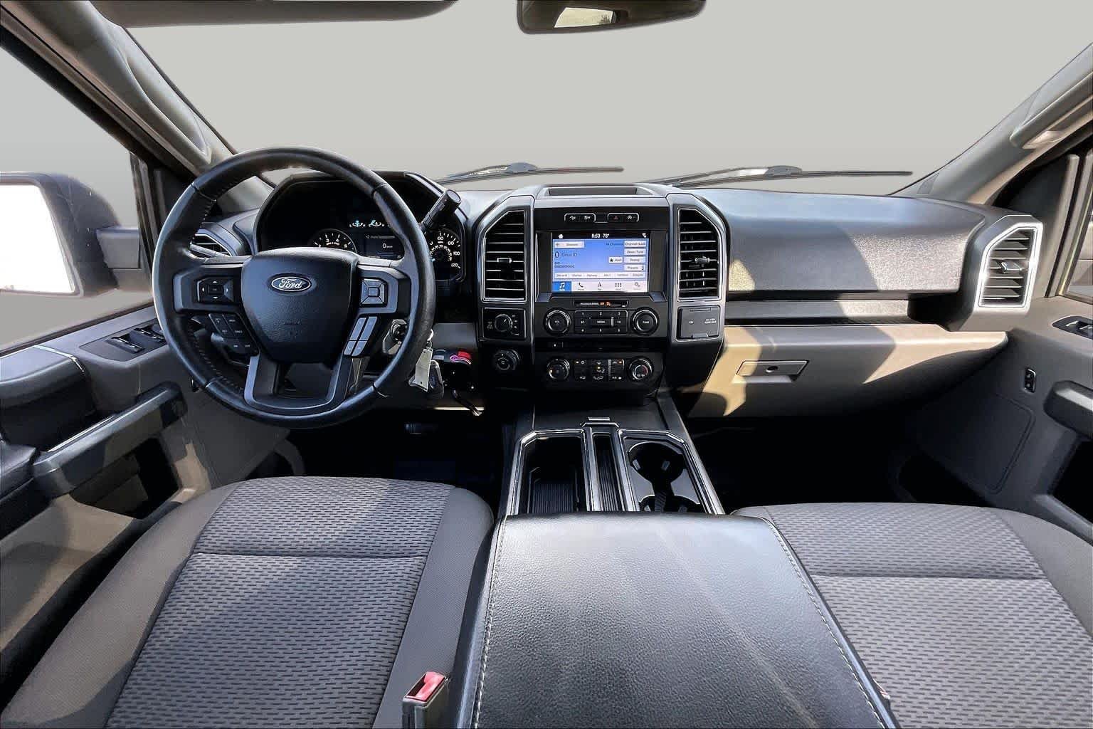 Used 2018 Magnetic Metallic Ford XLT image 15