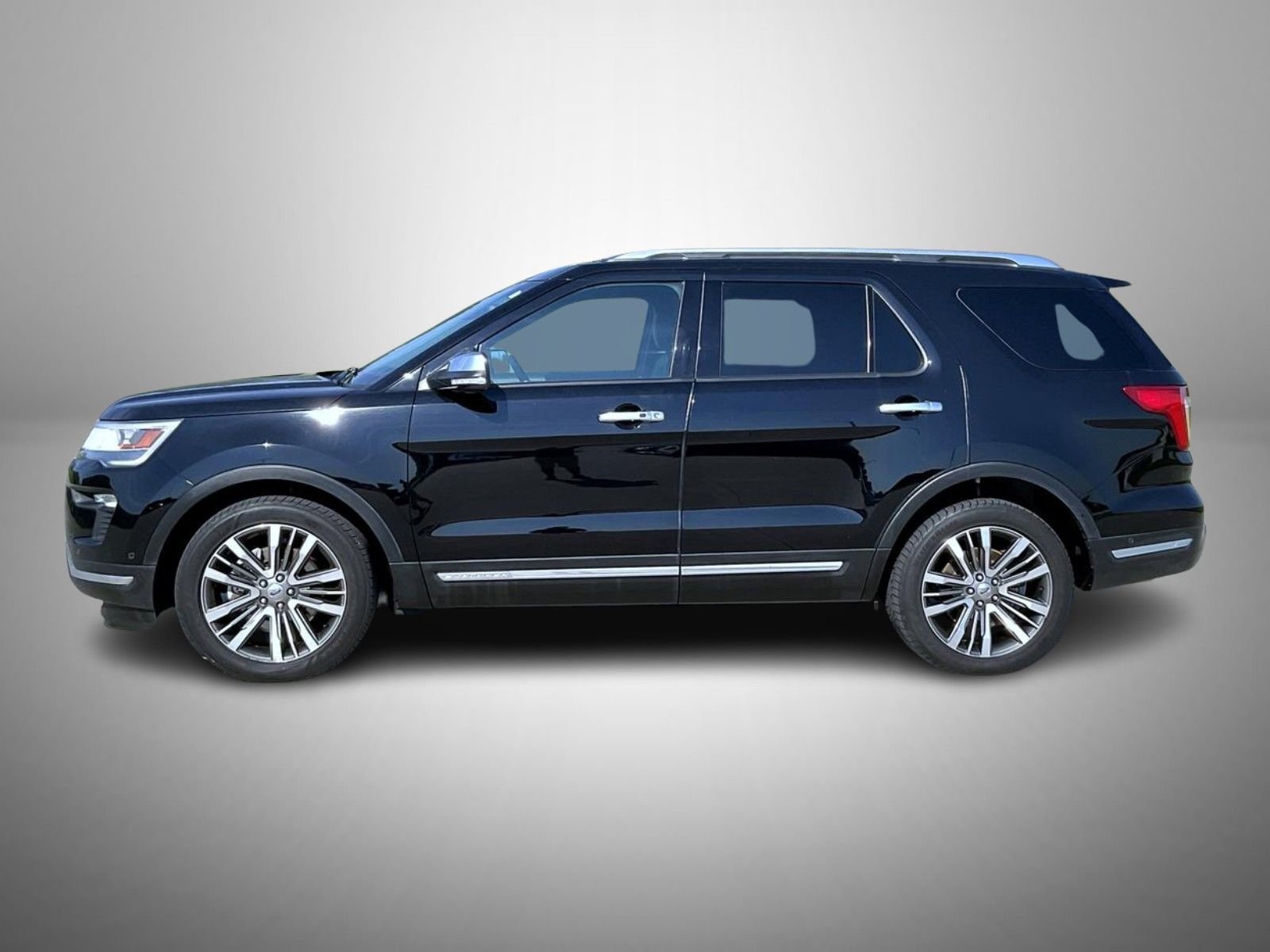 Used 2018 Black Ford Platinum image 8