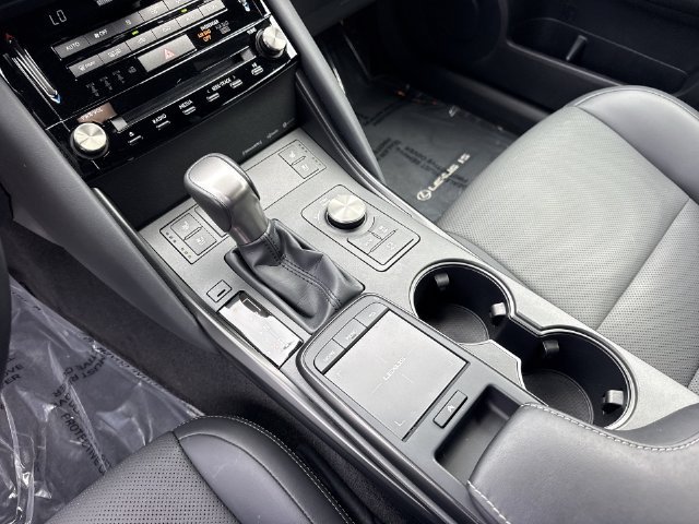 2024 Lexus IS 300 - Photo 21