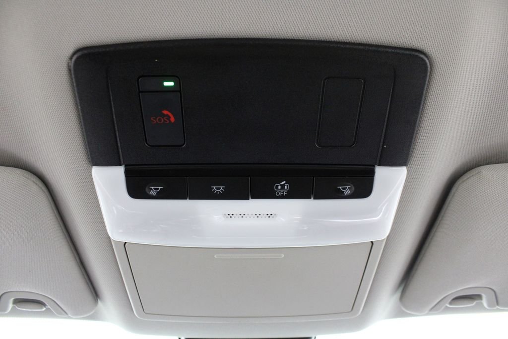 Used 2025 White Nissan 2.5 SV image 19