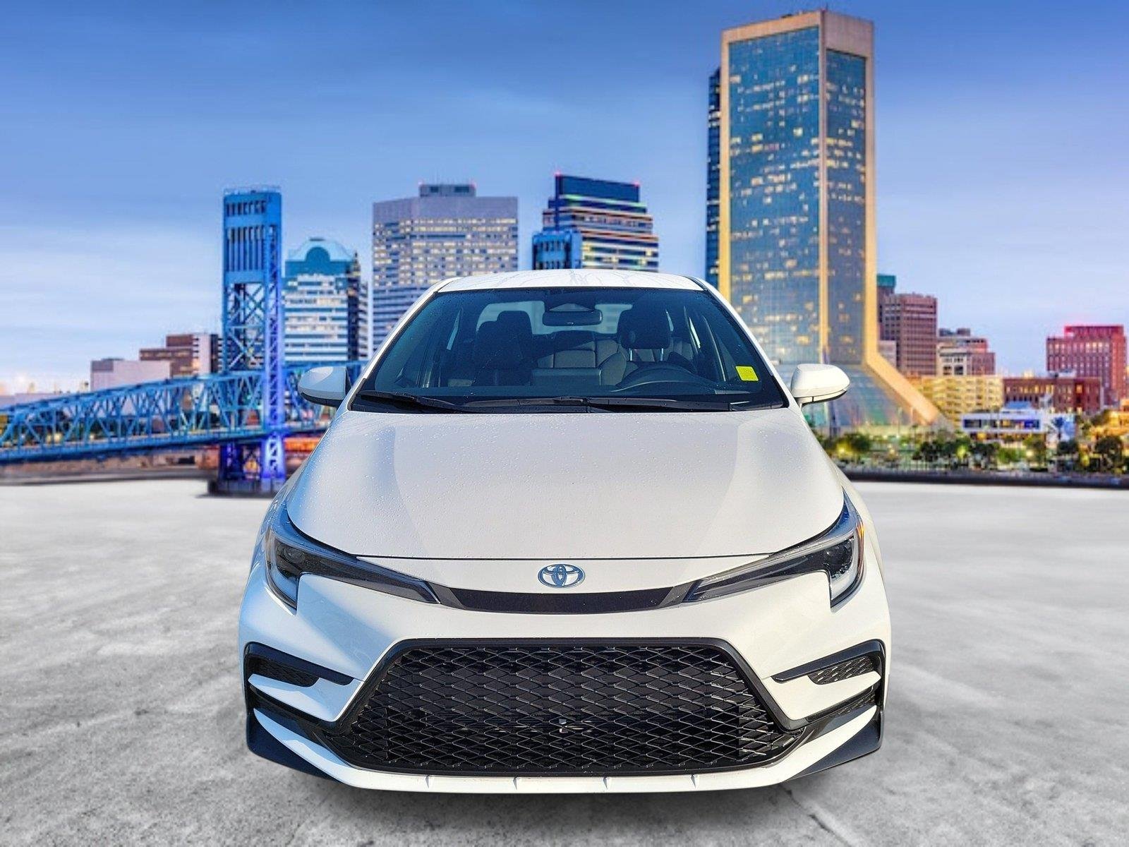 Used 2026 Ice Cap Toyota SE image 5