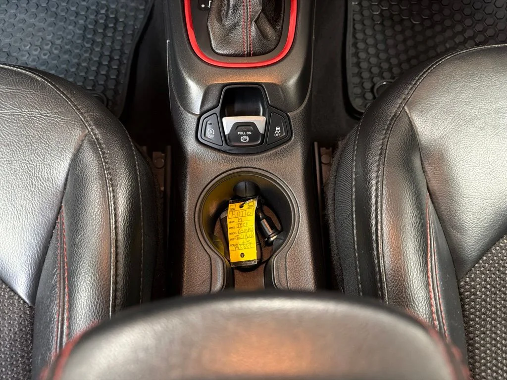Used 2019 White Clearcoat Jeep Trailhawk image 22