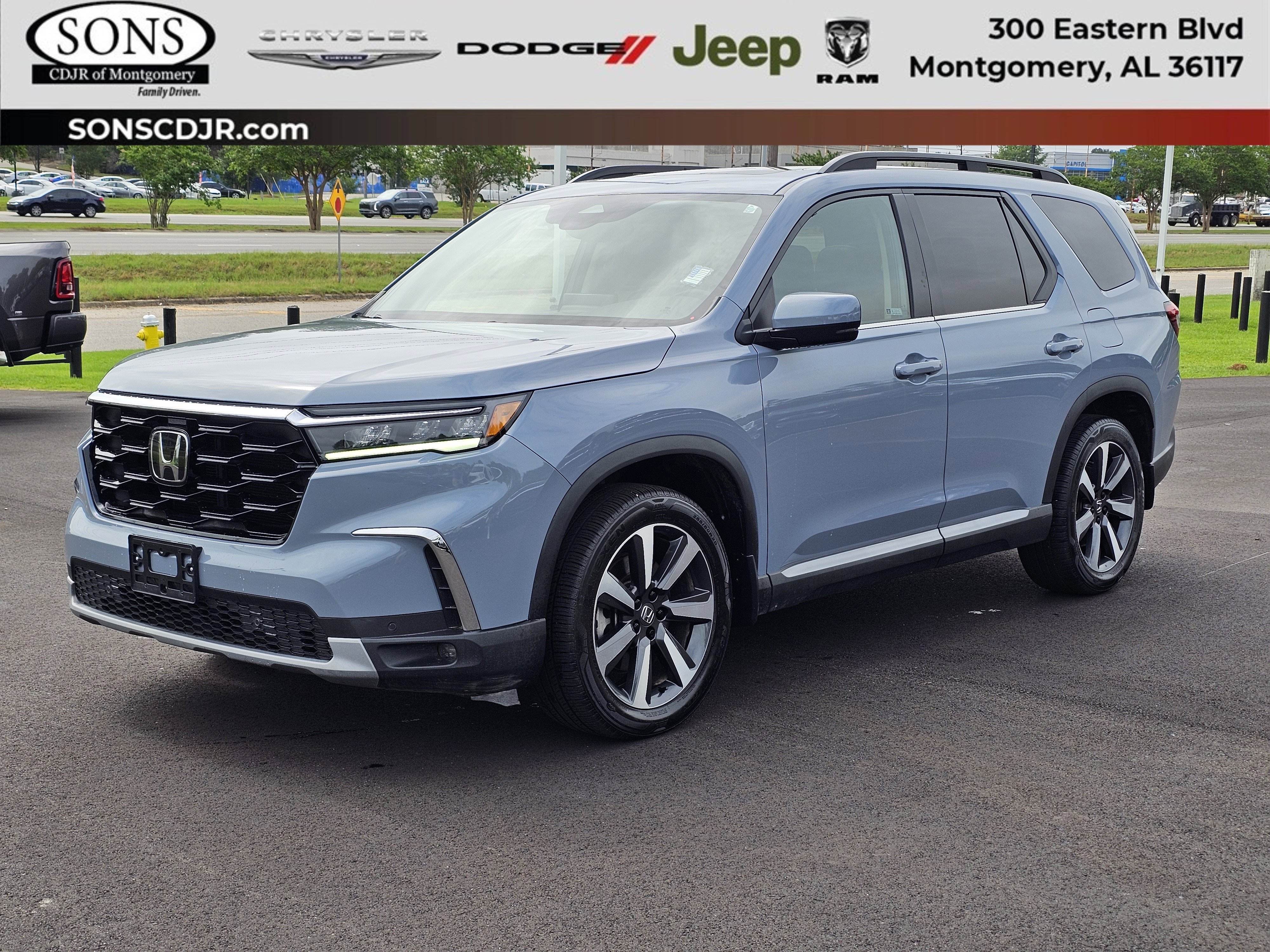 2024 Honda Pilot Touring 2WD's photo