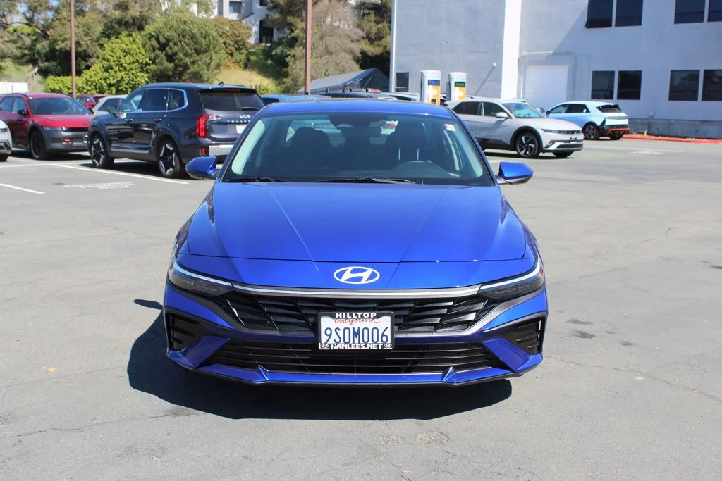 Certified Used 2025 Blue Hyundai SE image 4