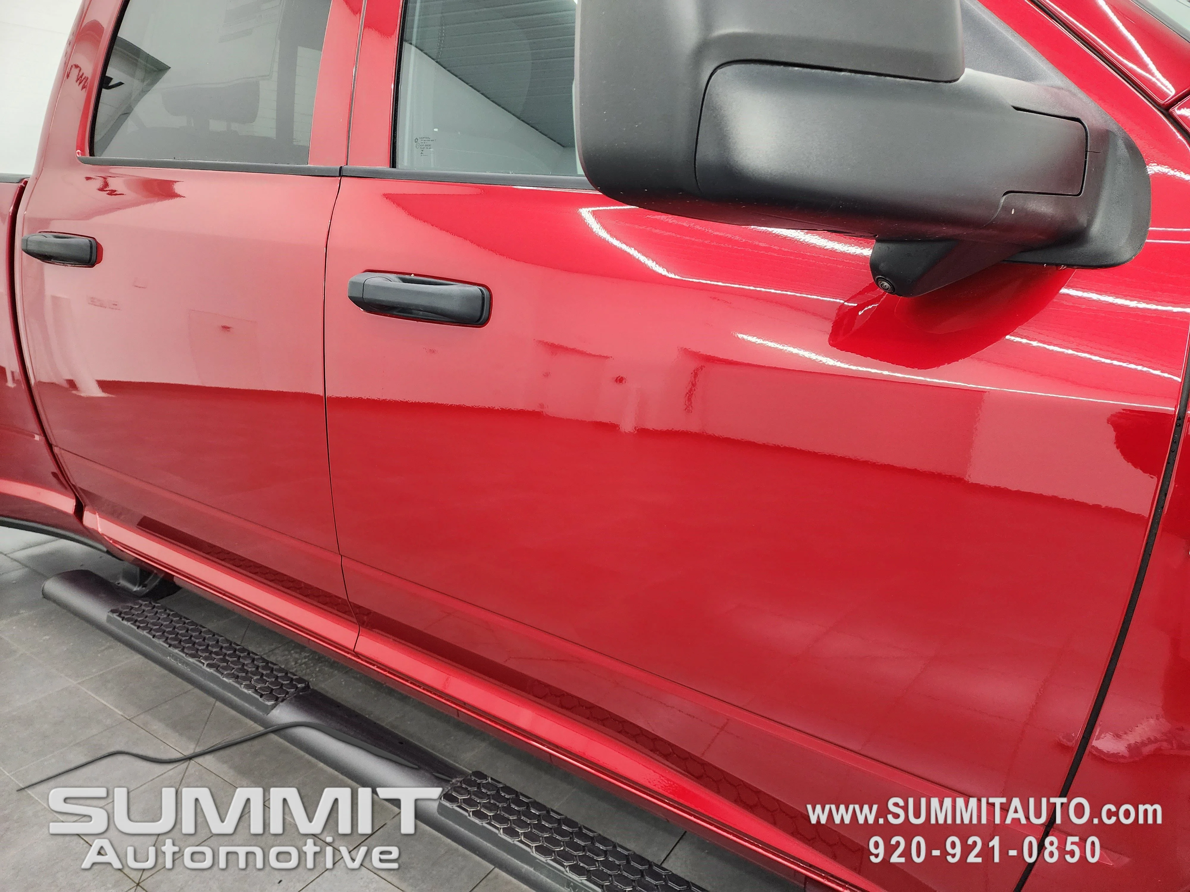 New 2026 Molten Red Pearl-Coat Exterior Paint RAM Tradesman image 28
