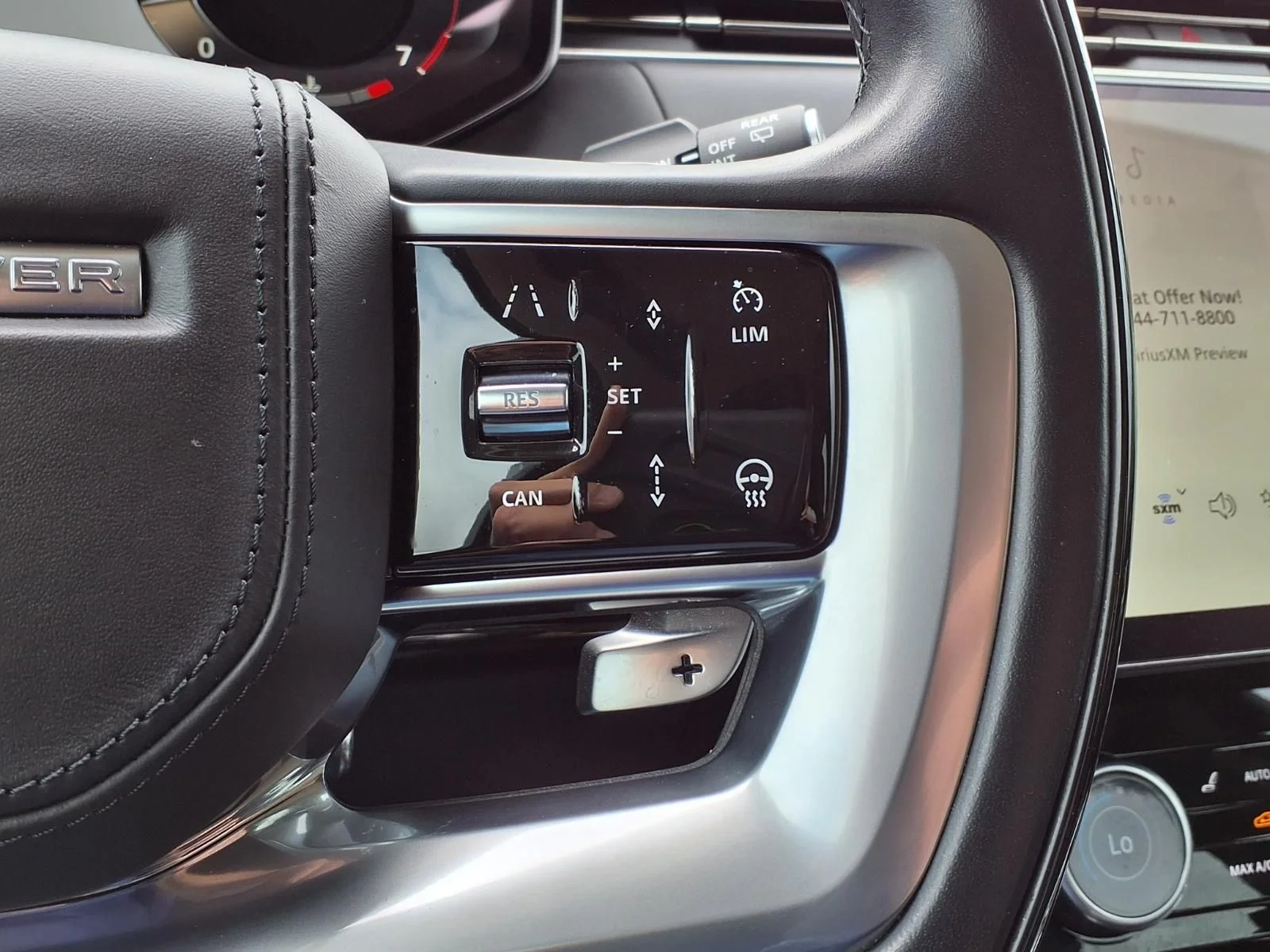 2023 Land Rover Range Rover SE - Photo 24