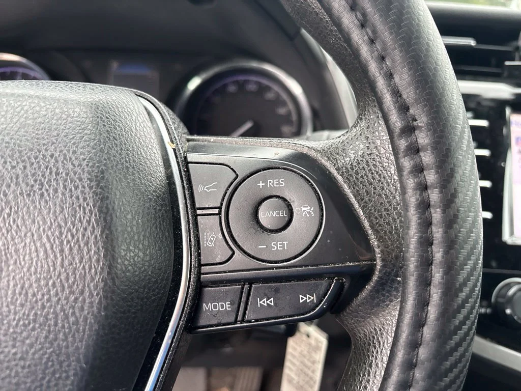 Used 2020 Red Toyota LE image 19