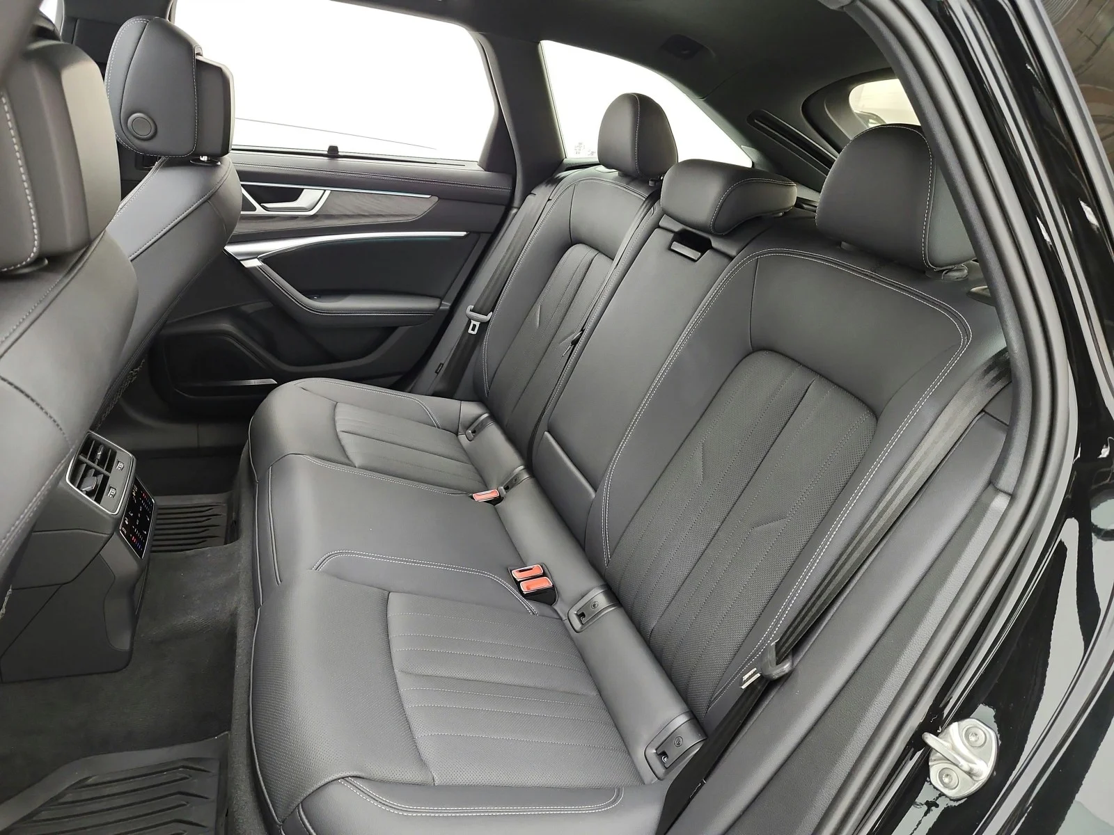 Used 2025 Mythos Black Metallic Audi 3.0 TFSI Premium Plus image 16