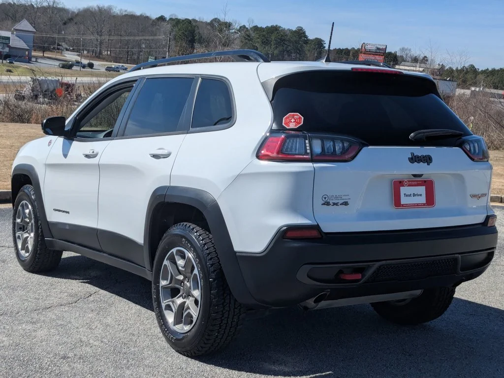 Used 2022 Bright White Clearcoat Jeep Trailhawk image 7