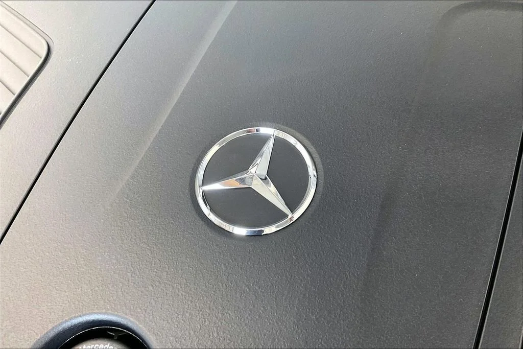 New 2026 Polar White Mercedes-Benz C 300 image 29