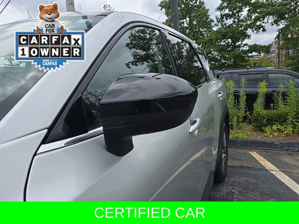 Used 2025 Silver Nissan S image 8