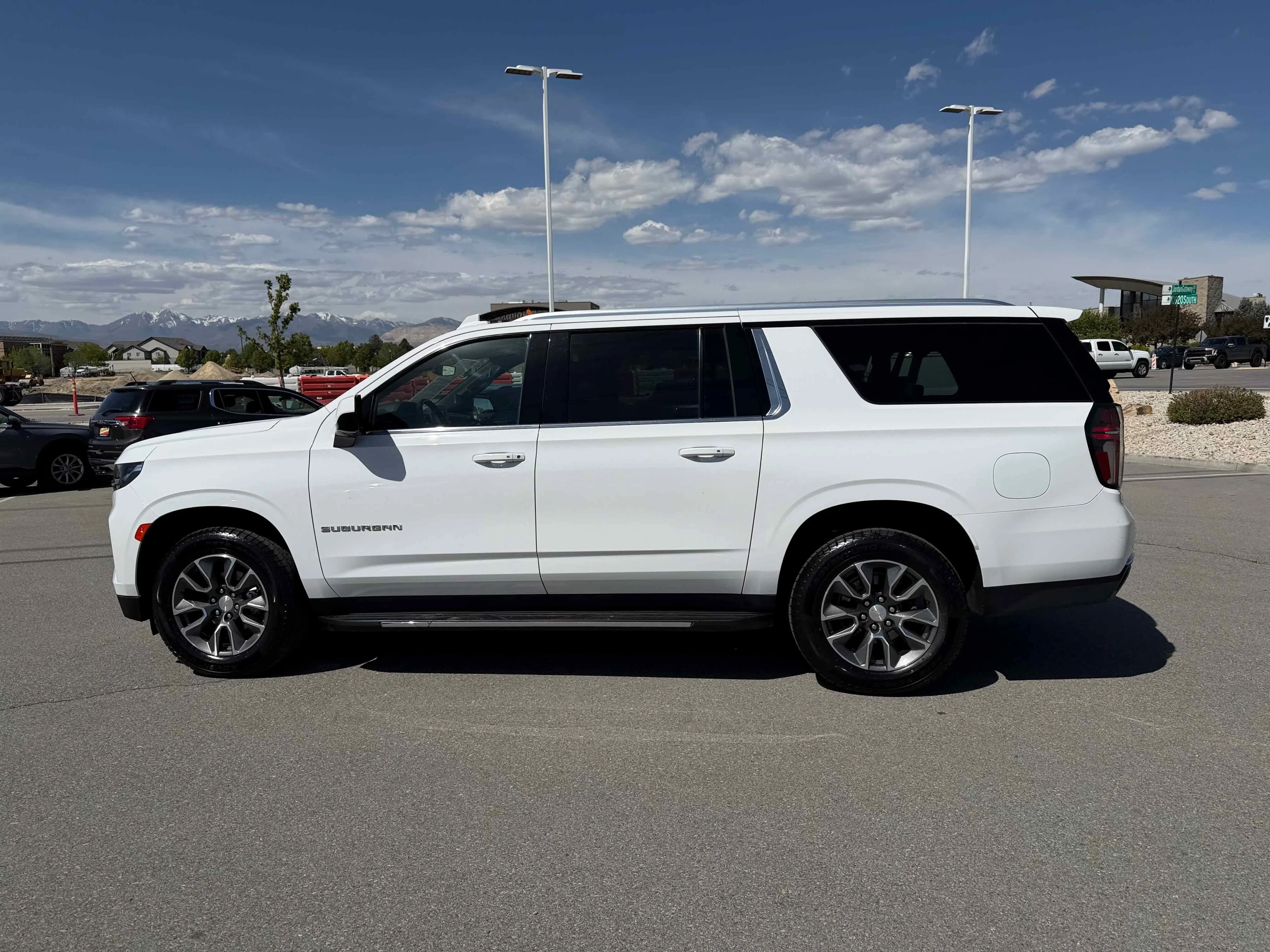 Used 2022 White Chevrolet LS image 2