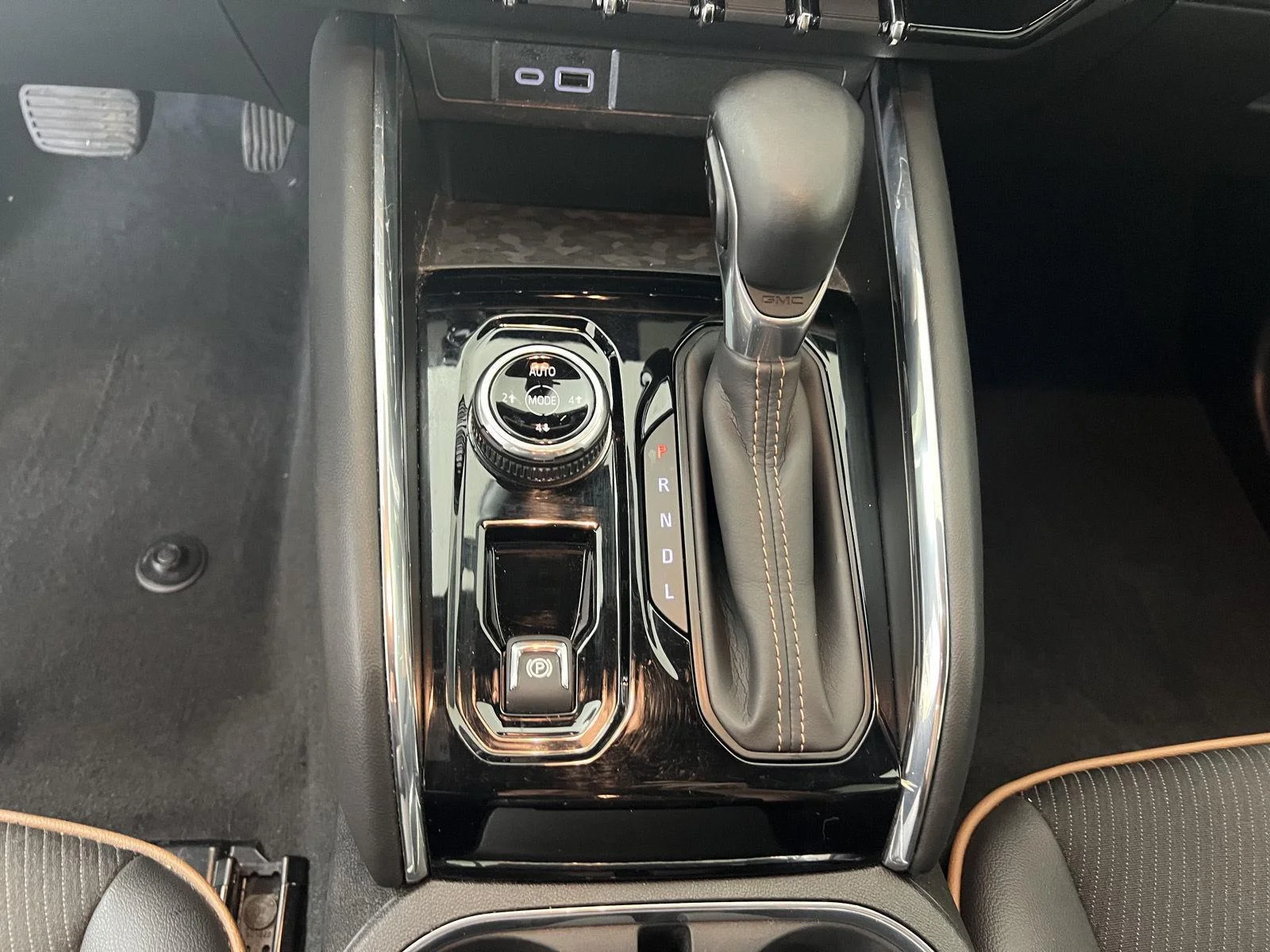 Used 2024 Onyx Black GMC AT4 image 17
