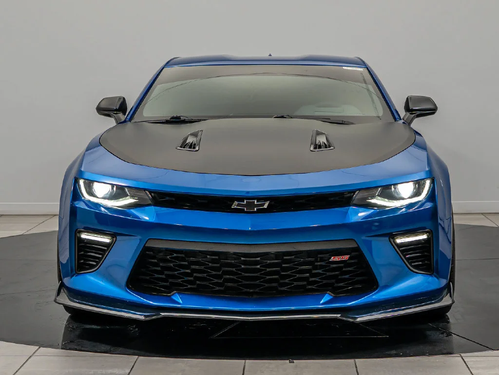 Used 2018 Hyper Blue Metallic Chevrolet SS image 2