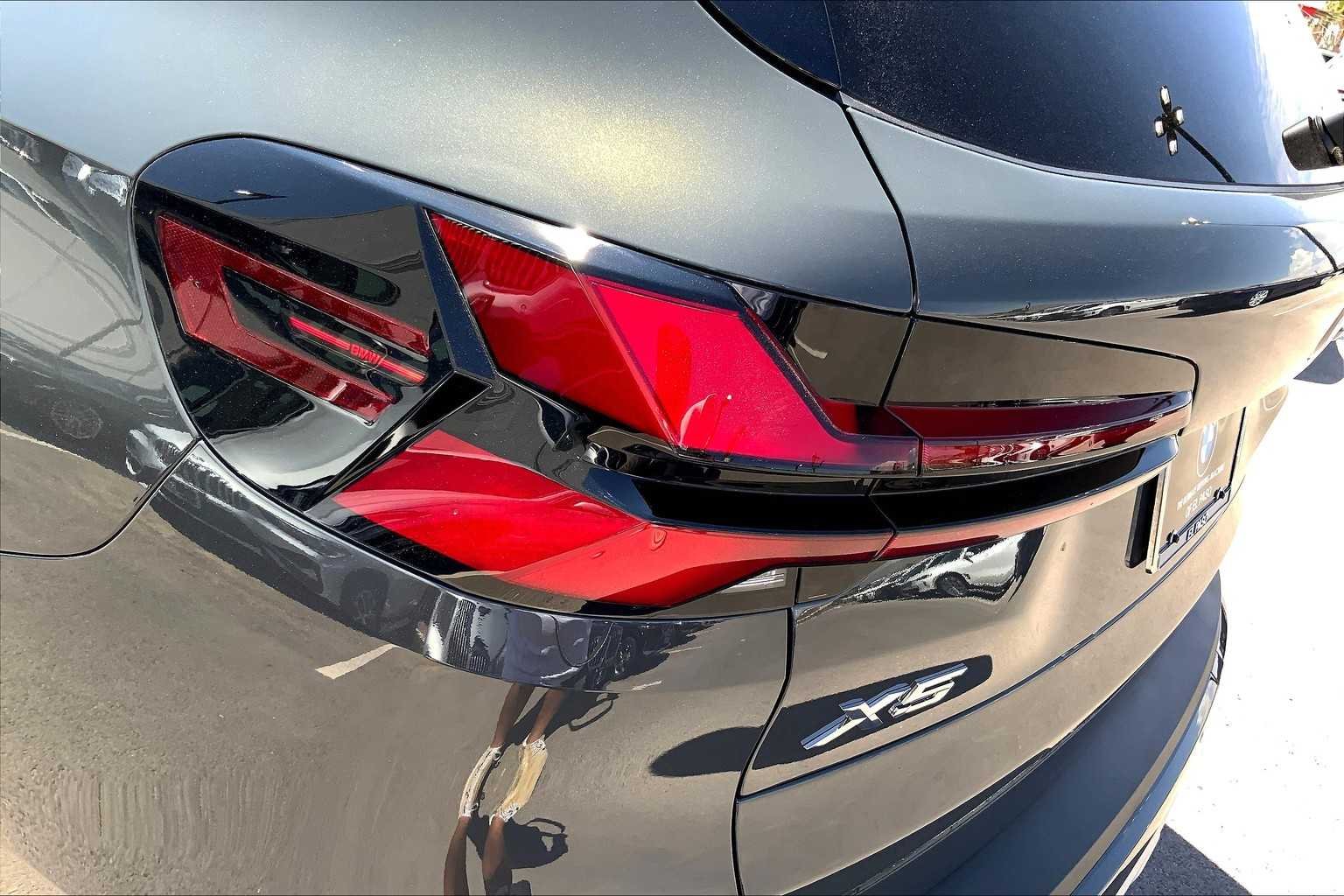 New 2026 Dravit Grey Metallic BMW sDrive40i image 13
