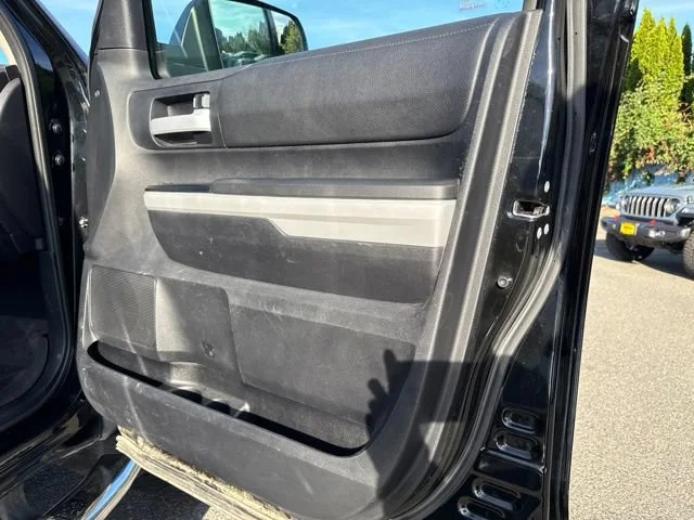 Used 2018 Midnight Black Metallic Toyota SR5 image 12