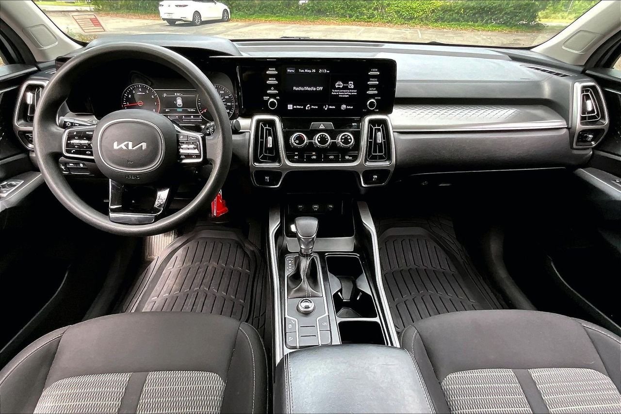 Used 2022 Silver Kia LX image 7