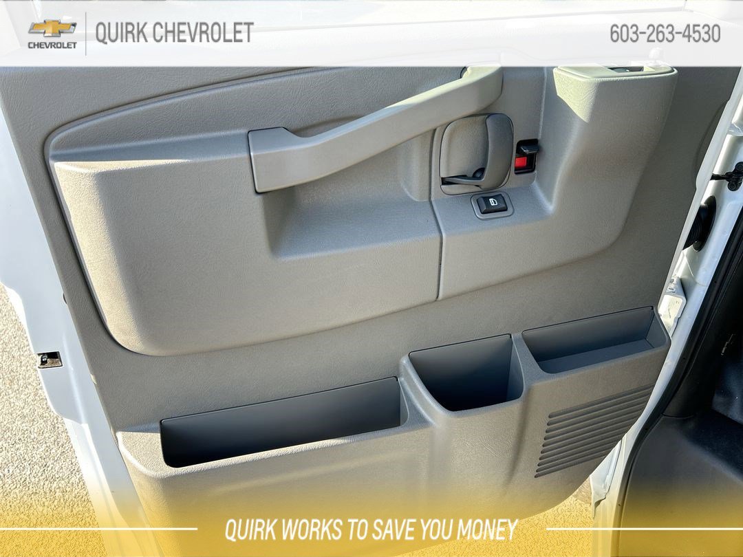 2025 Chevrolet Express Cargo Work Van - Photo 17