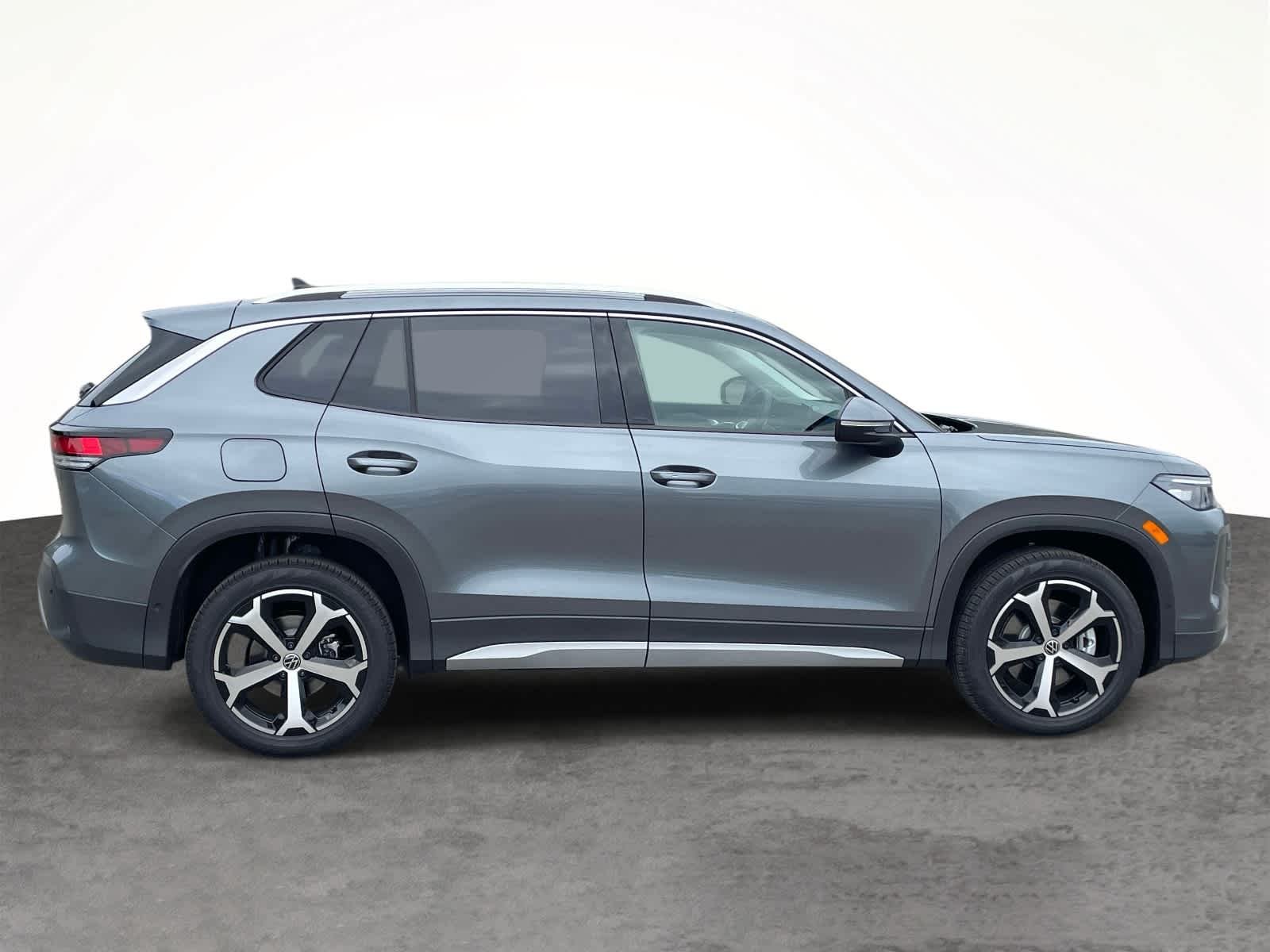 New 2026 2R2R/ Volkswagen SE image 6