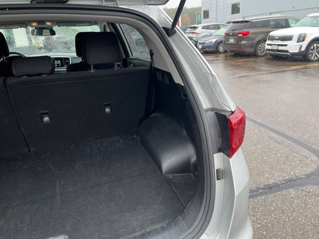 Used 2022 Sparkling Silver Kia LX image 19