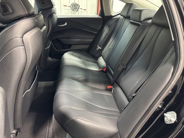 Used 2022 Majestic Black Pearl Acura Technology Package image 16