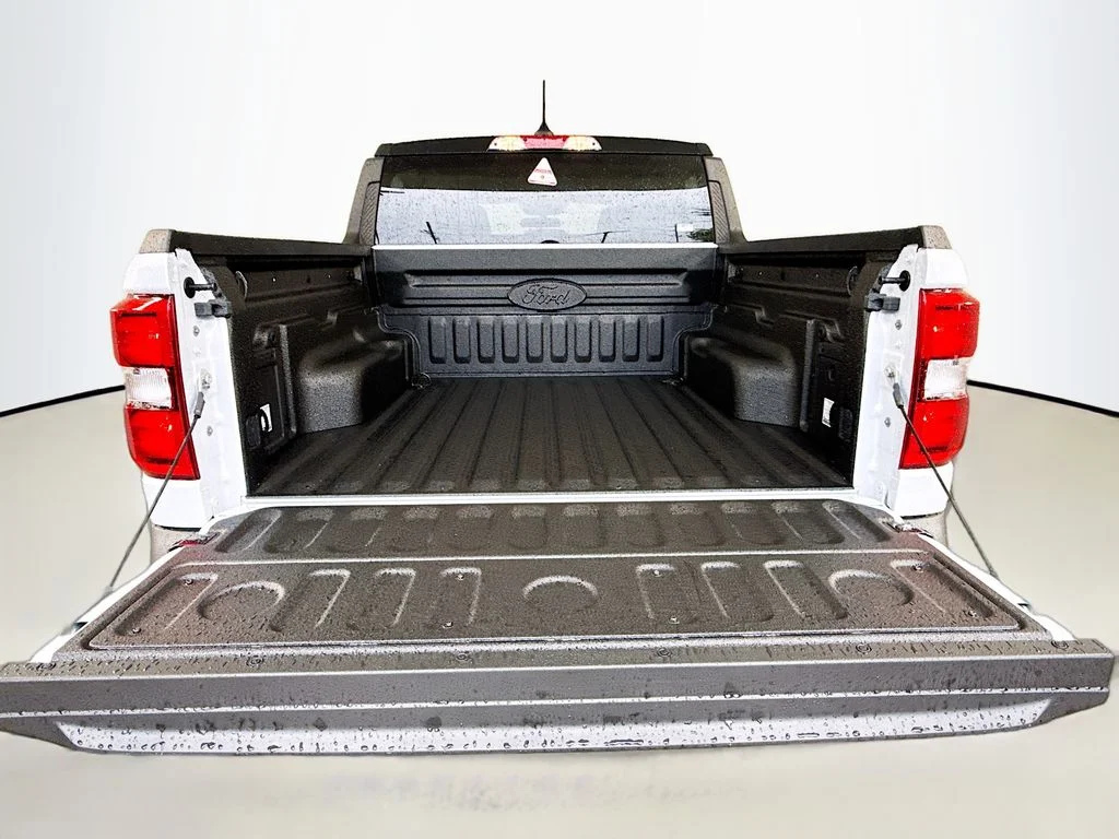 New 2026 Space White Metallic Ford XLT image 23