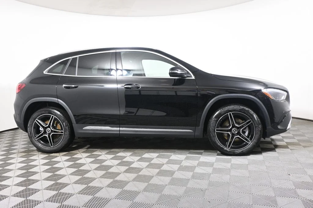 New 2026 Black Mercedes-Benz GLA 250 image 8