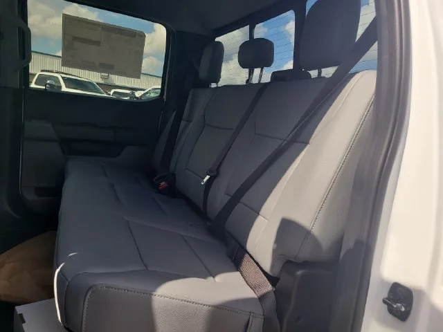 New 2027 Oxford White Ford XL 4WD CREW CAB image 13