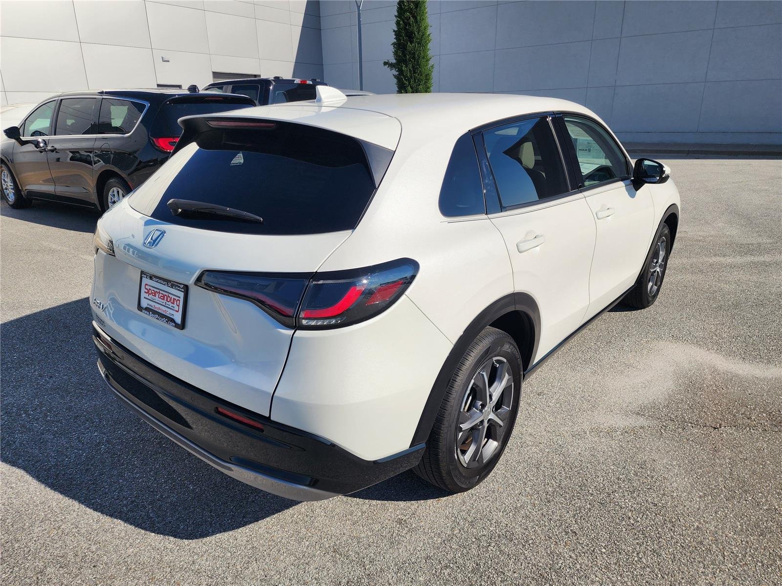 Used 2024 Platinum White Pearl Honda EX-L image 6