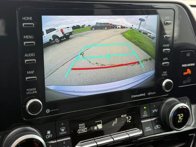 Used 2022 Celestial Silver Metallic Toyota XLE AWD (Natl) image 19