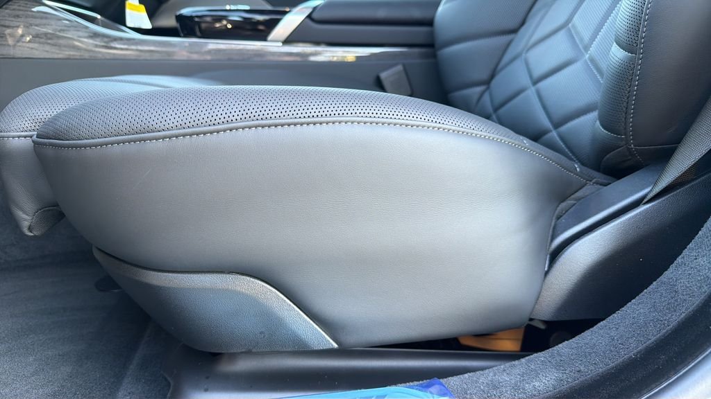 New 2026 Mineral White Metallic BMW 760i xDrive image 19