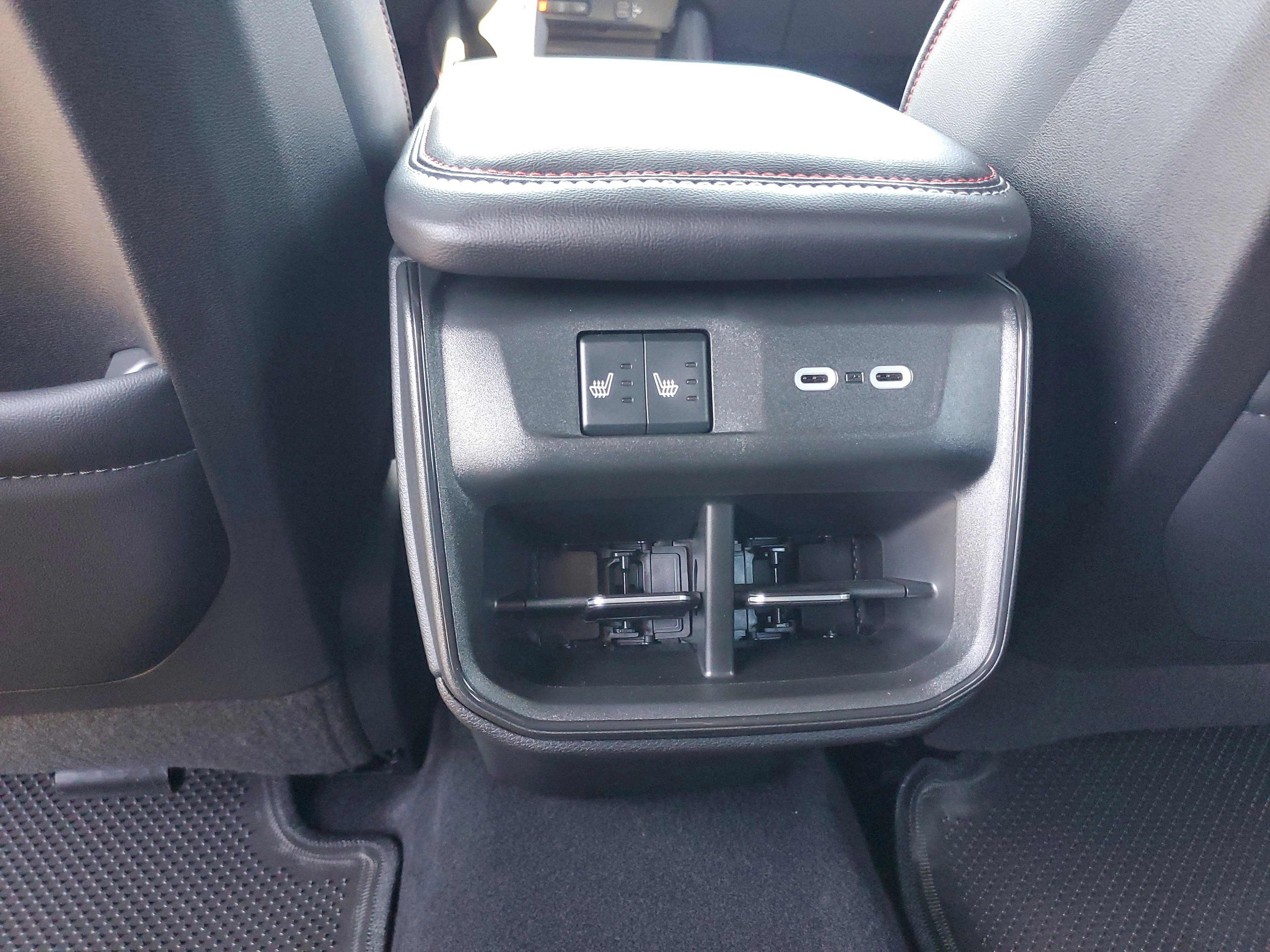 New 2026 Diamond Black Crystal Pearlcoat Dodge R/T image 18
