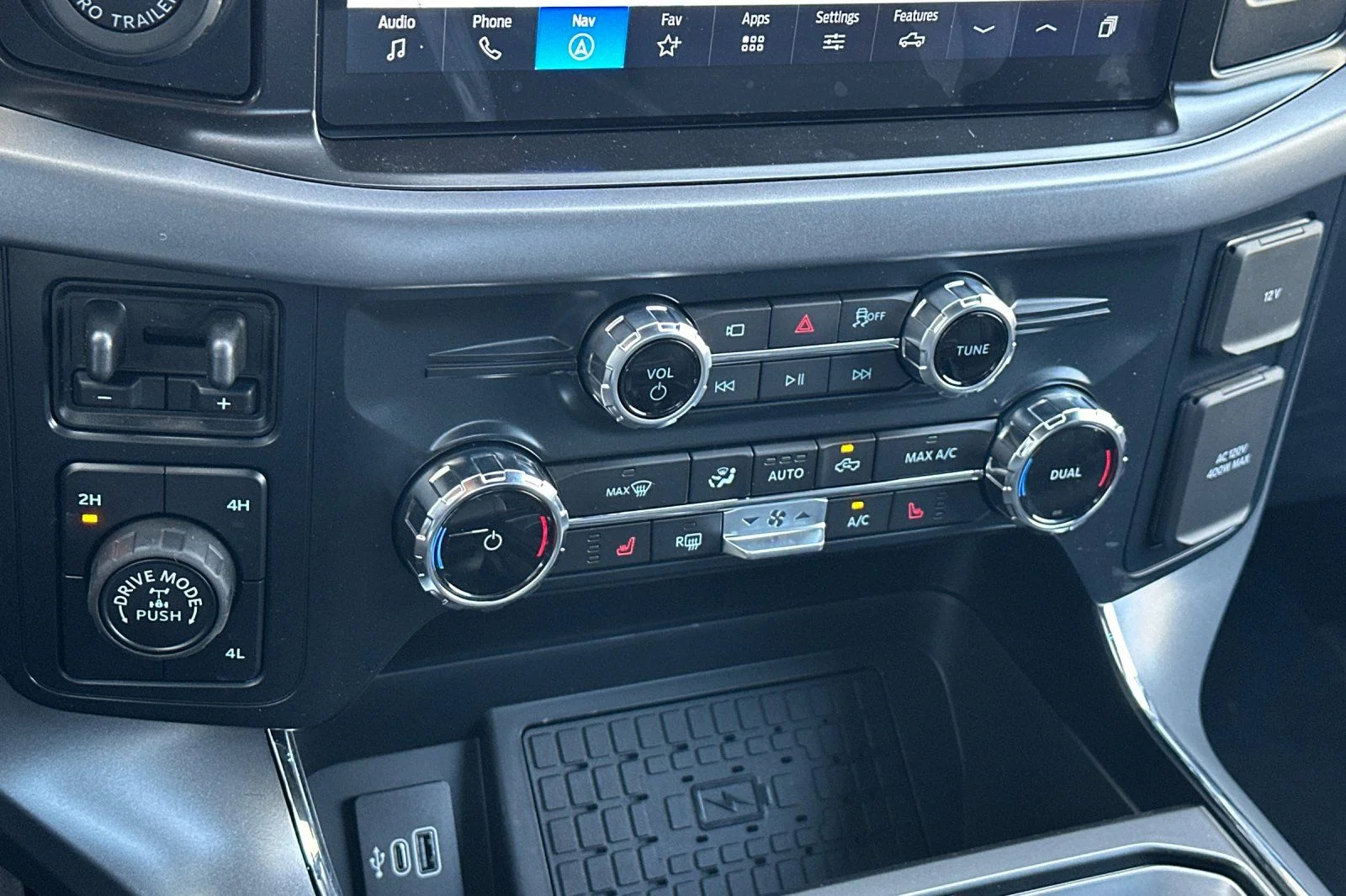 New 2026 Oxford White Ford XLT image 19
