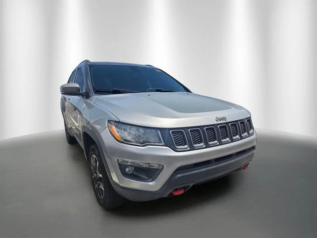 Used 2020 Billet Silver Metallic Jeep Trailhawk image 5