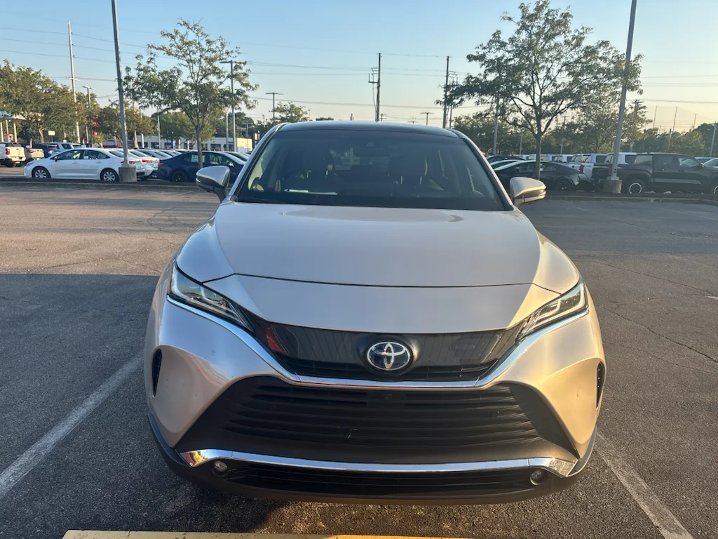 Used 2022 Titanium Glow Toyota Limited image 2