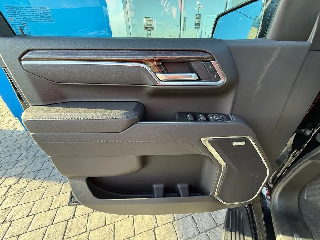 New 2026 Onyx Black GMC Elevation image 31