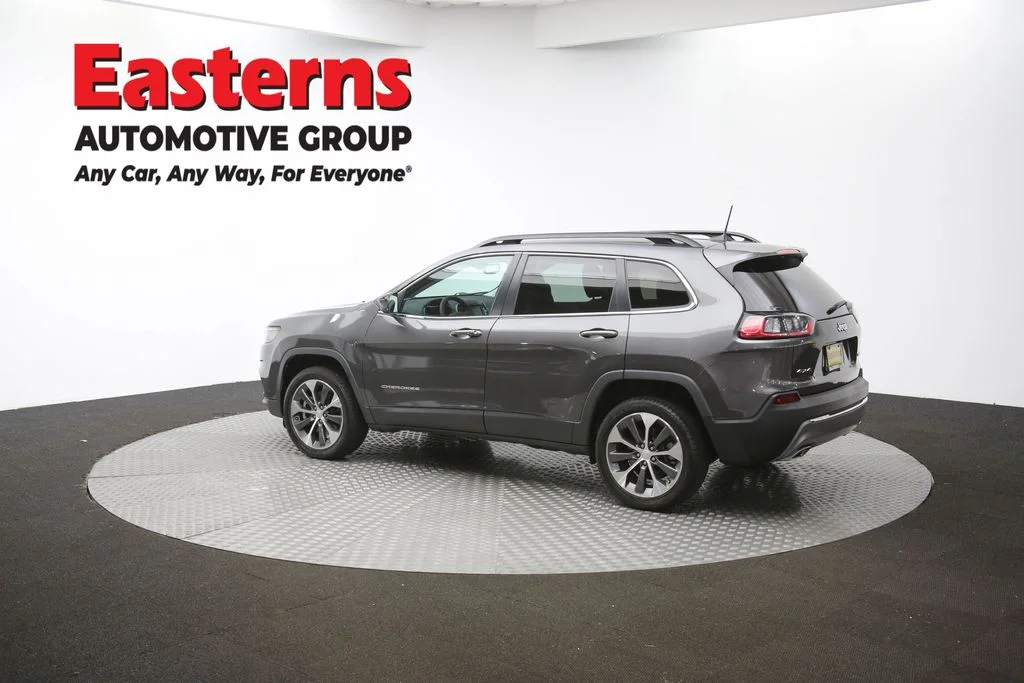 Used 2022 Gray Jeep Limited image 63