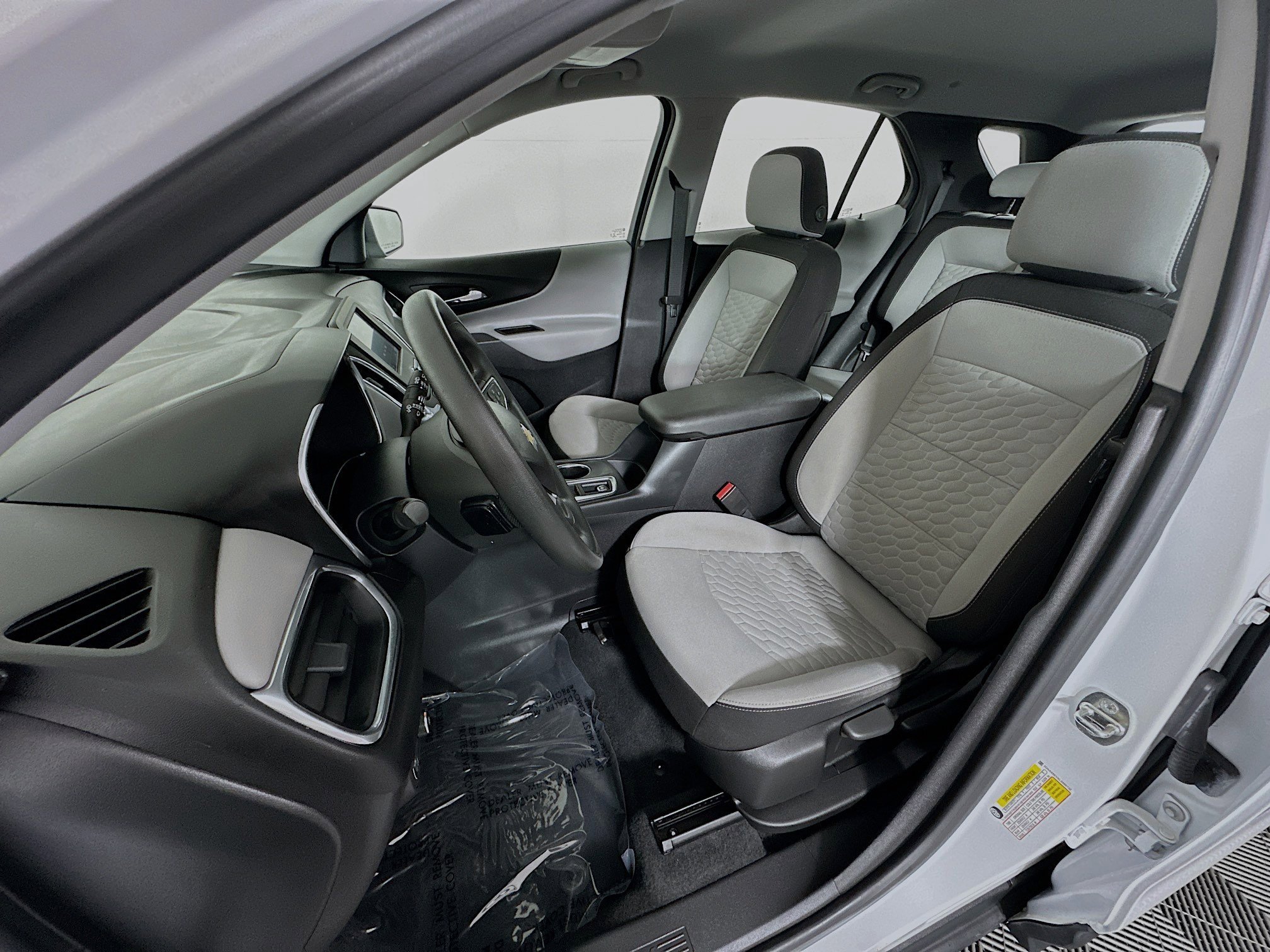 2020 Chevrolet Equinox 1FL - Photo 12